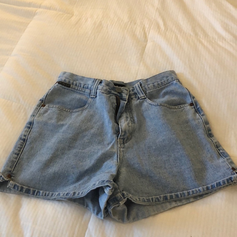 Retro high waisted shorts